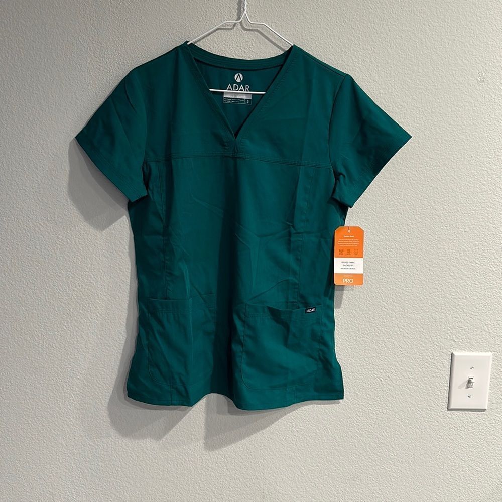 New adar pro Tailored Fit Scrub Top Hunter Green Size Small